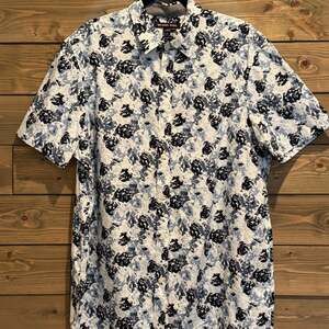 Michael Kors Men's Blue and White Floral Print Classic Fit Button Down Shirt XL